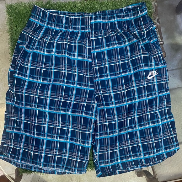 Nike Men’s XL Swim Trunks Blue Plaid Board Shorts 10” Inseam No Liner - Picture 1 of 3